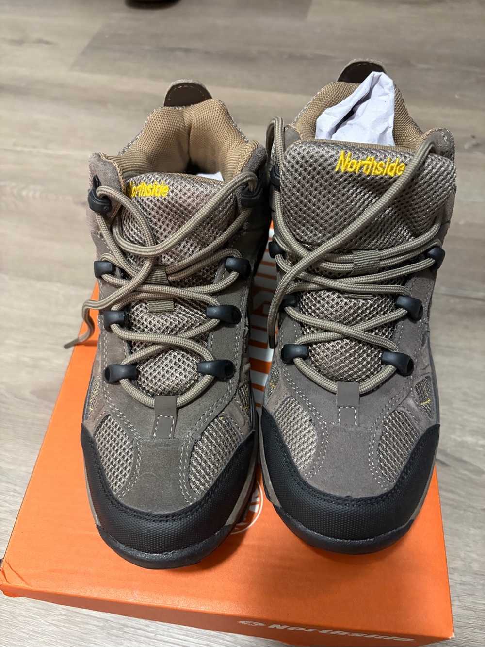 New NIB Boy’s sz 5 37EU Northside Caldera Jr
Trail Stone yellow hiking boots - Picture 4 of 7